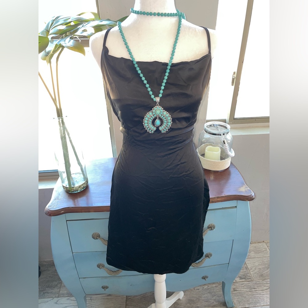 Aigemen Black Silk midi dress with slit